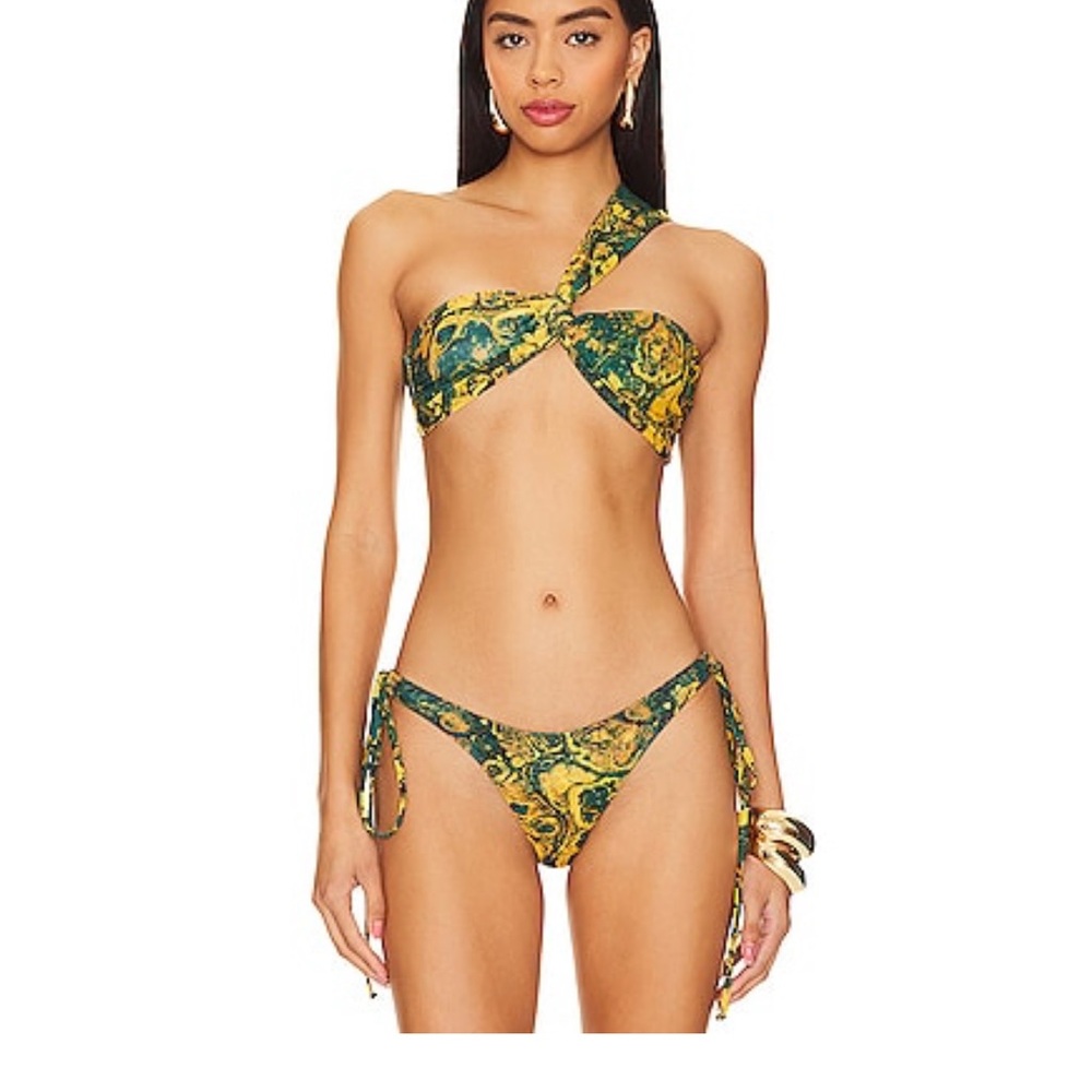 Ruched Top and bottom 
Gonza
Color: Ceci
Top is Size: XS bottom is s